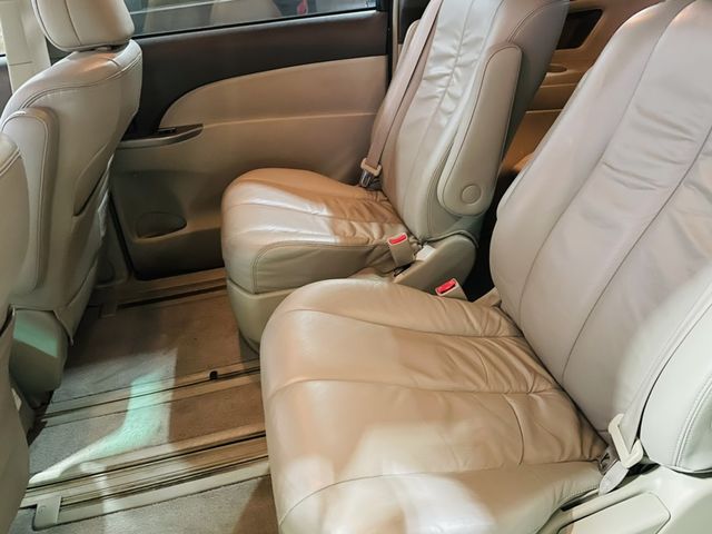 TOYOTA豐田 PREVIA  第7張相片
