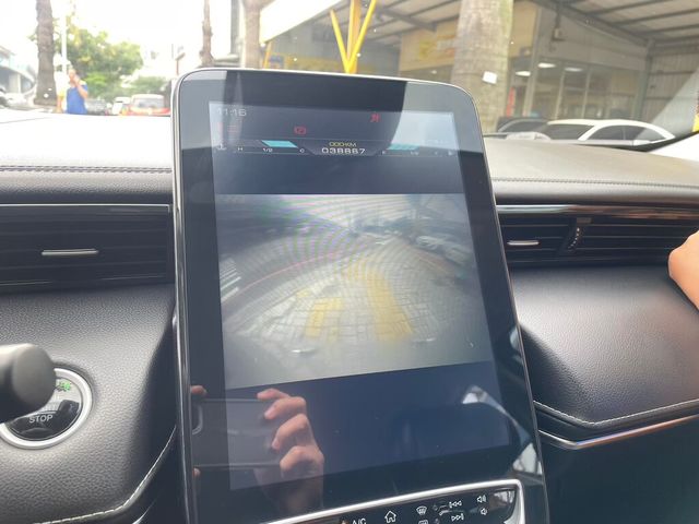 LUXGEN納智捷 URX  第5張相片