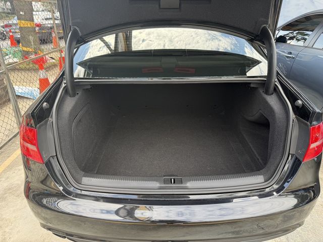 AUDI奧迪 A4  第15張相片