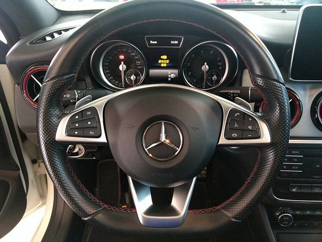 M-BENZ賓士 CLA250  第3張相片