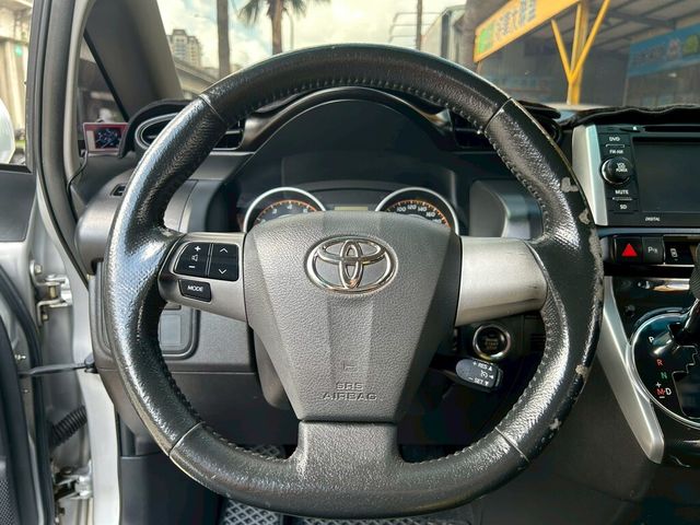 TOYOTA豐田 WISH  第3張相片