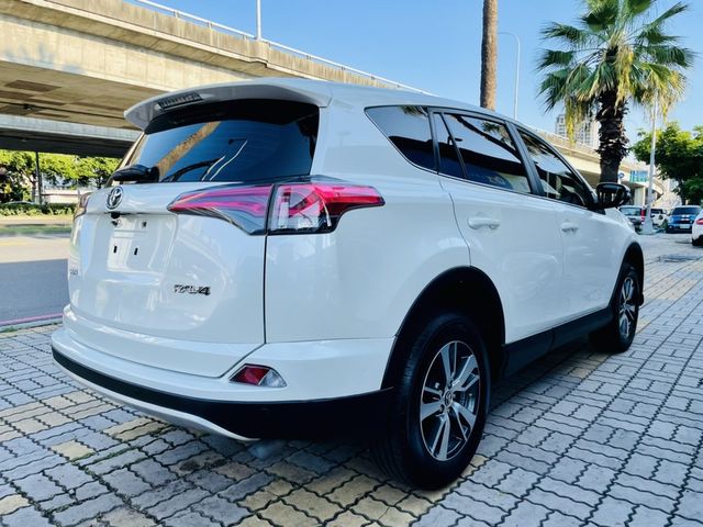 TOYOTA豐田 RAV4  第13張相片