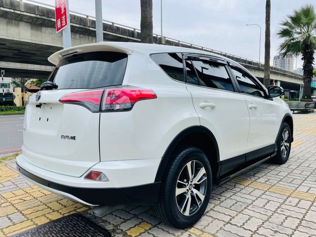 TOYOTA豐田 RAV4  第10張相片