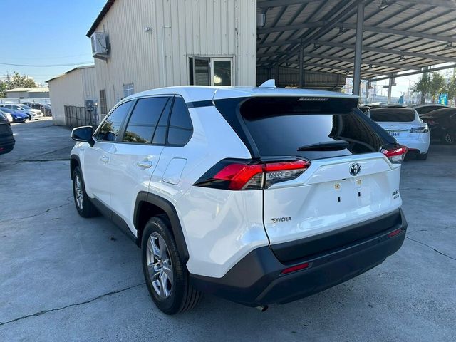 TOYOTA豐田 RAV4  第17張相片