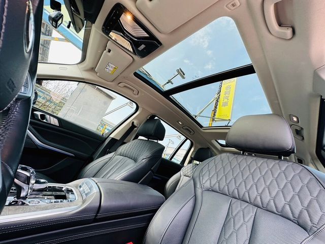 BMW寶馬 X7 XDRIVE40I  第11張相片
