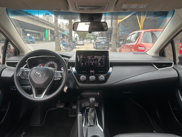 TOYOTA豐田 ALTIS  第4張相片