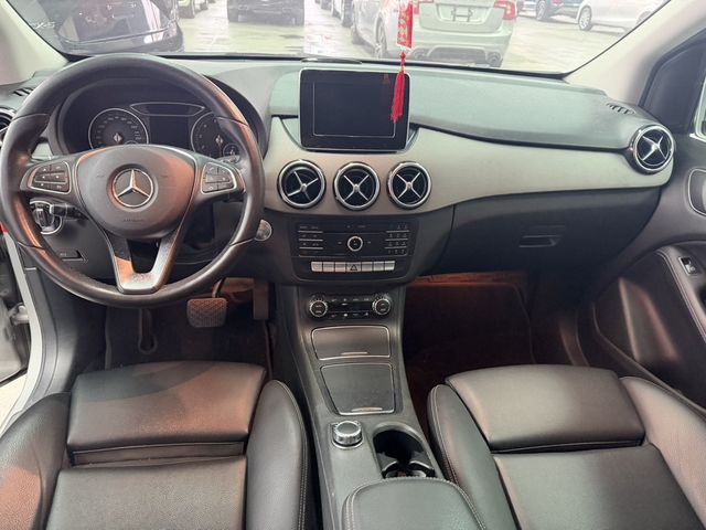 M-BENZ賓士 B180  第3張相片