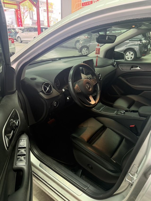 M-BENZ賓士 B180  第4張相片