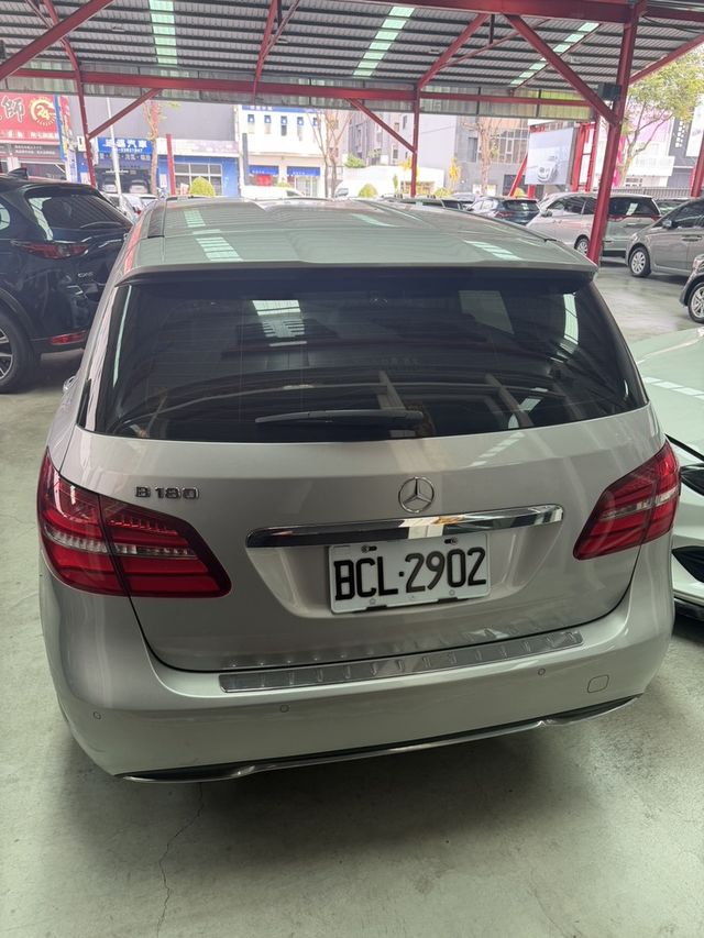 M-BENZ賓士 B180  第6張相片