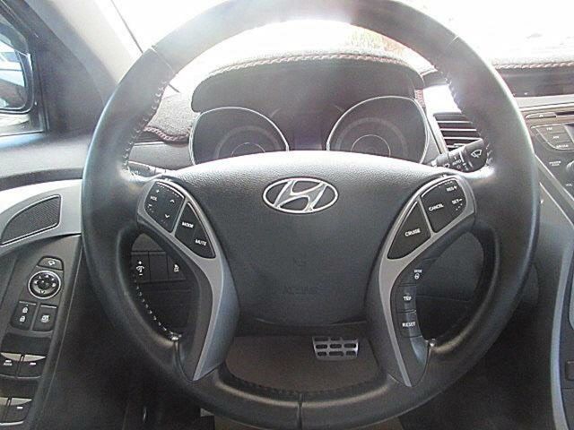 HYUNDAI現代 ELANTRA  第2張相片