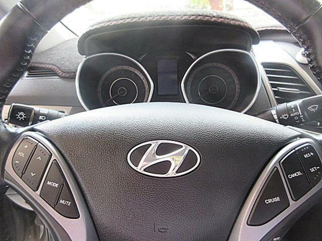 HYUNDAI現代 ELANTRA  第3張相片