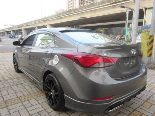 HYUNDAI現代 ELANTRA  第10張相片