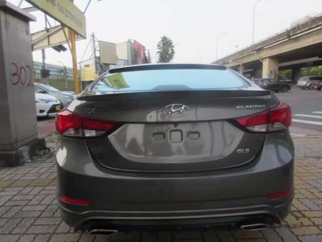 HYUNDAI現代 ELANTRA  第11張相片