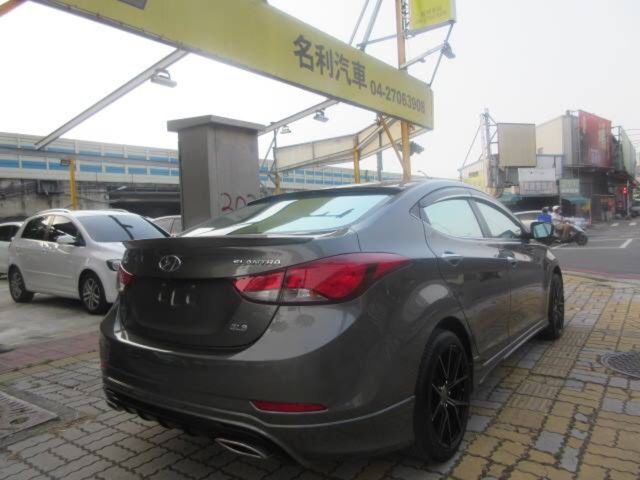 HYUNDAI現代 ELANTRA  第12張相片