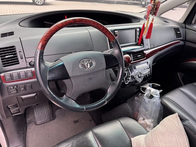 TOYOTA豐田 PREVIA  第2張相片