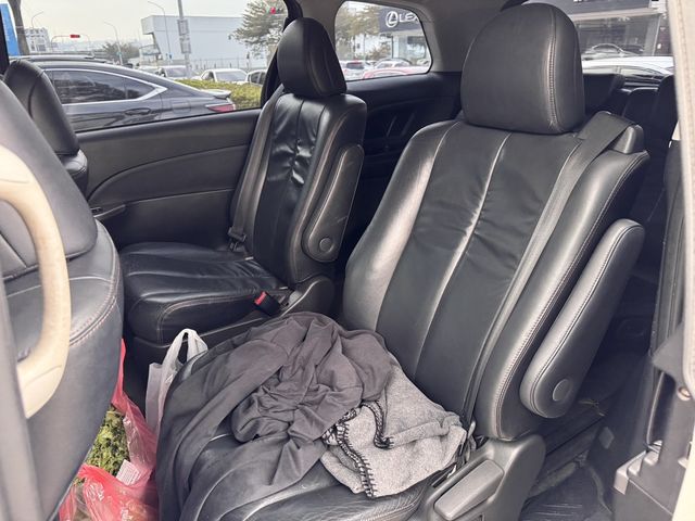 TOYOTA豐田 PREVIA  第4張相片