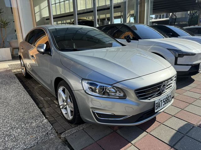 VOLVO富豪 S60  第1張相片