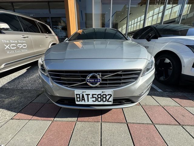 VOLVO富豪 S60  第2張相片