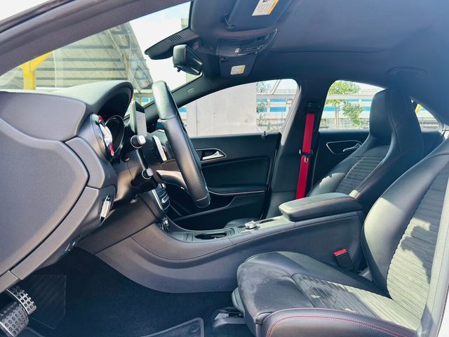 M-BENZ賓士 CLA250  第17張相片