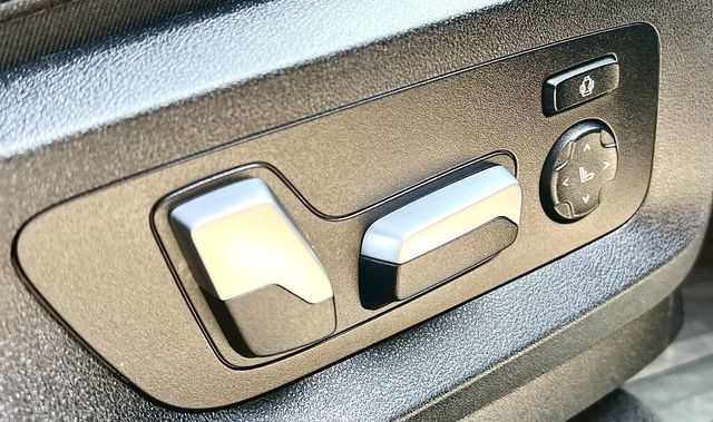 BMW寶馬 X5 XRDIVE40I  第13張相片