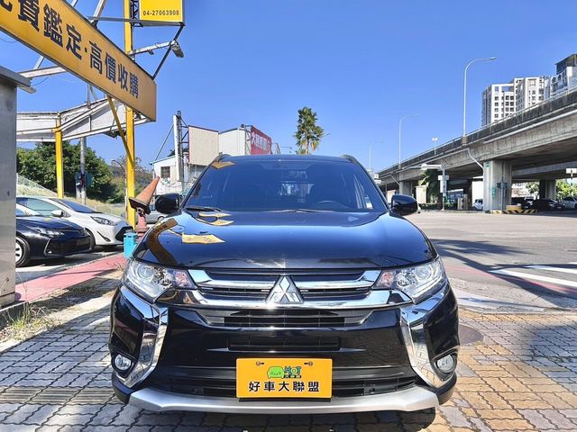 MITSUBISHI三菱 OUTLANDER  第2張相片