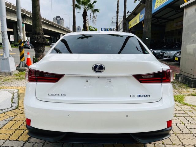 LEXUS凌志 IS 300H  第13張相片