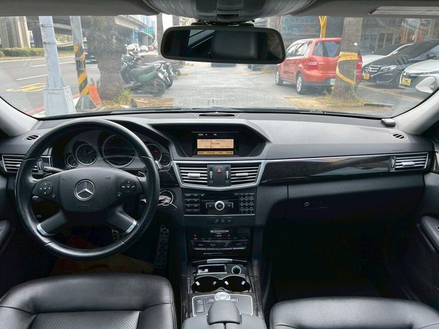 M-BENZ賓士 E200  第4張相片