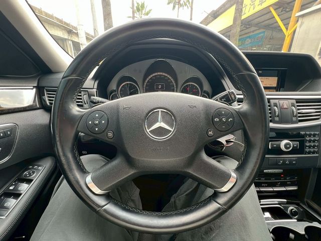M-BENZ賓士 E200  第5張相片
