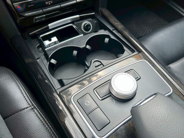 M-BENZ賓士 E200  第8張相片