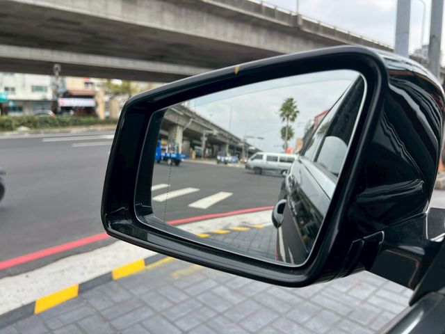 M-BENZ賓士 E200  第9張相片