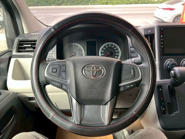 TOYOTA豐田 HIACE  第3張相片