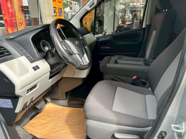 TOYOTA豐田 HIACE  第6張相片
