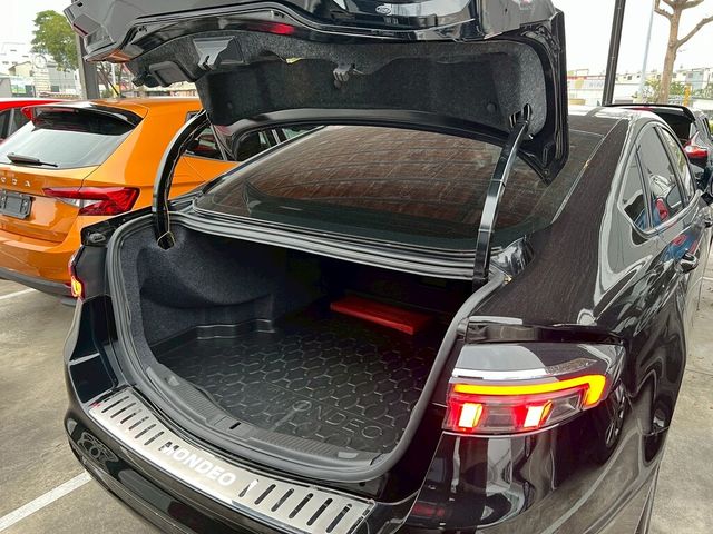 FORD福特 MONDEO  第14張相片