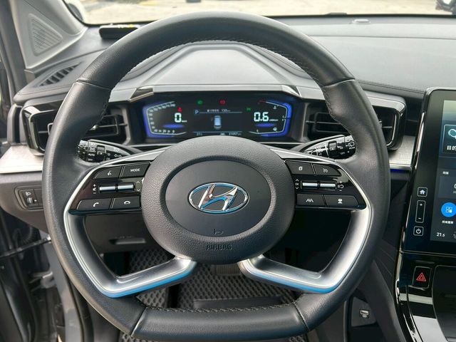 HYUNDAI現代 CUSTIN  第3張相片