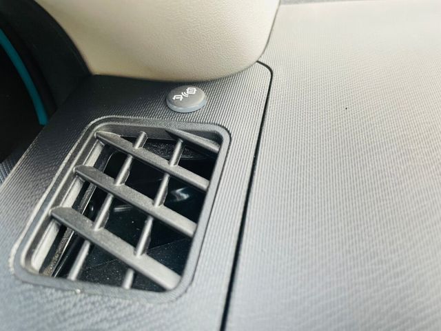 TOYOTA豐田 PRIUS C  第3張相片