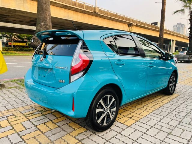 TOYOTA豐田 PRIUS C  第12張相片