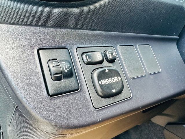 TOYOTA豐田 PRIUS C  第8張相片