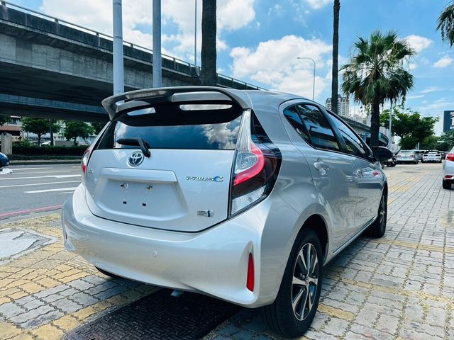 TOYOTA豐田 PRIUS C  第11張相片