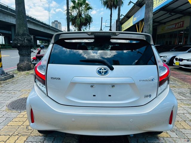 TOYOTA豐田 PRIUS C  第12張相片