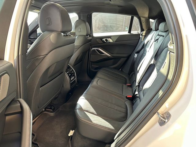 BMW寶馬 X6  第13張相片