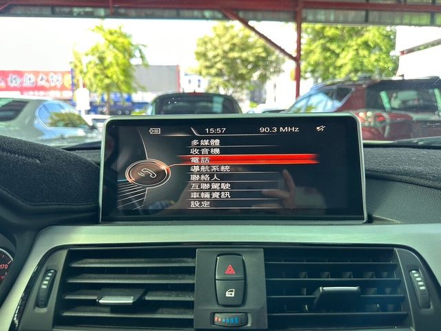 BMW寶馬 320 GT  第6張相片