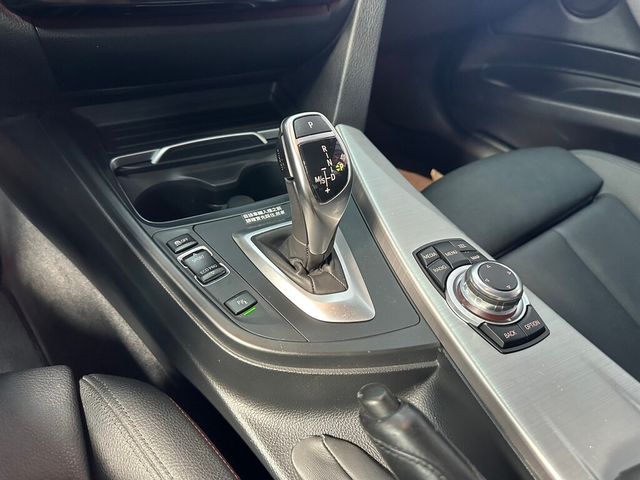 BMW寶馬 320 GT  第8張相片