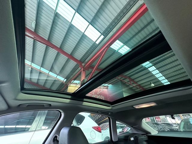 BMW寶馬 320 GT  第9張相片