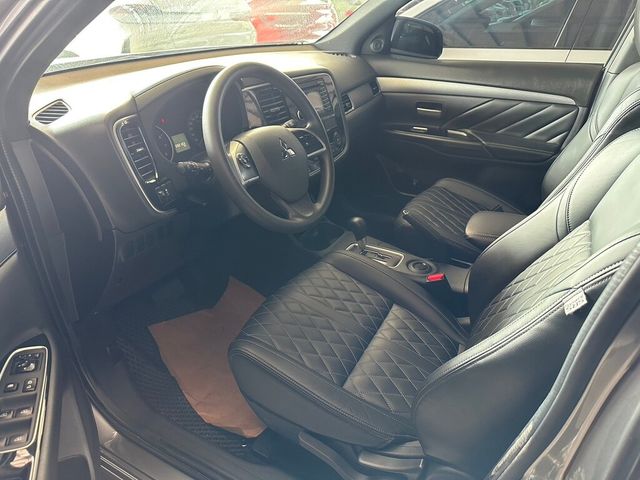 MITSUBISHI三菱 OUTLANDER  第7張相片