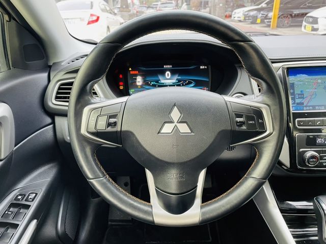 MITSUBISHI三菱 LANCER  第3張相片