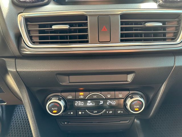 MAZDA馬自達 MAZDA 3  第7張相片