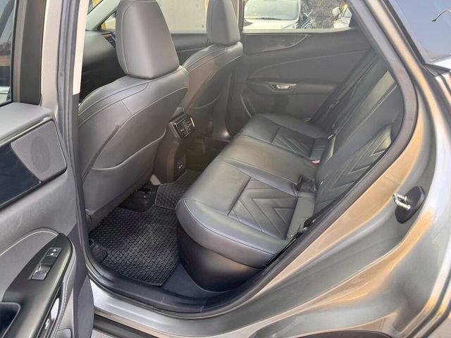 LEXUS凌志 NX350H  第7張相片