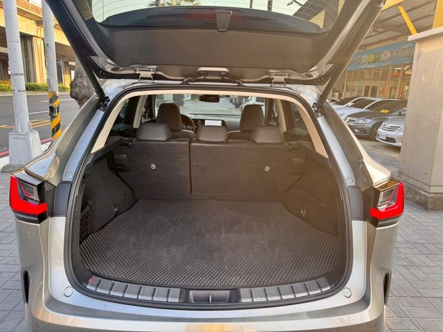 LEXUS凌志 NX350H  第17張相片