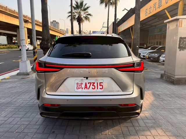 LEXUS凌志 NX350H  第20張相片
