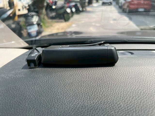 NISSAN日產 SENTRA 180  第10張相片